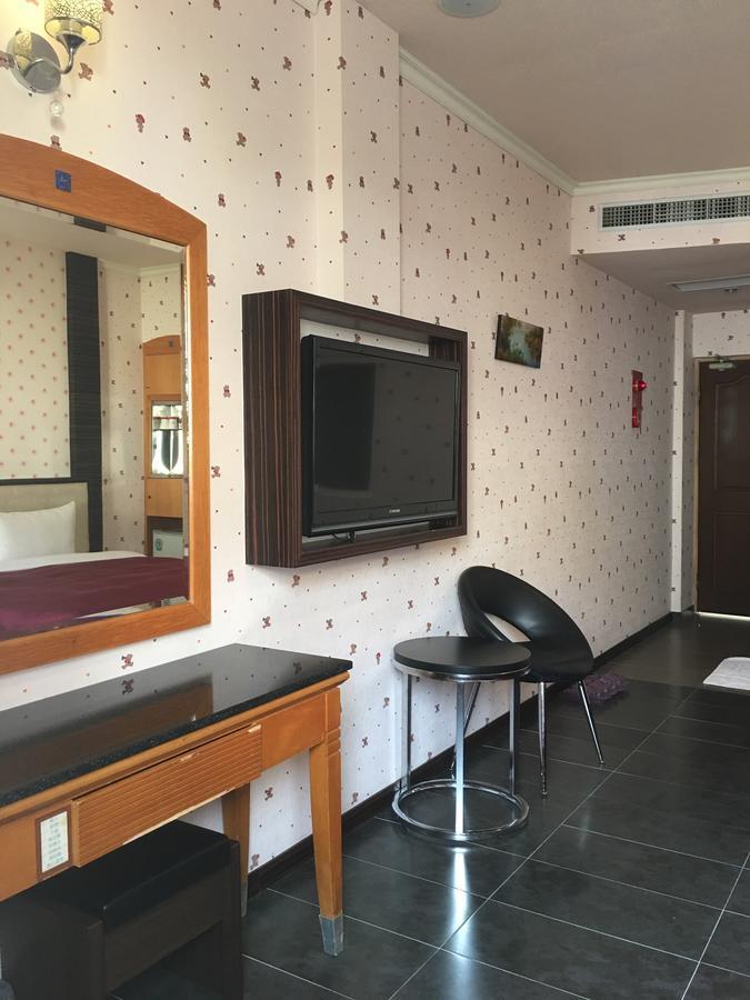 Treasure Island Motel - Renwu Kaohsziung Kültér fotó